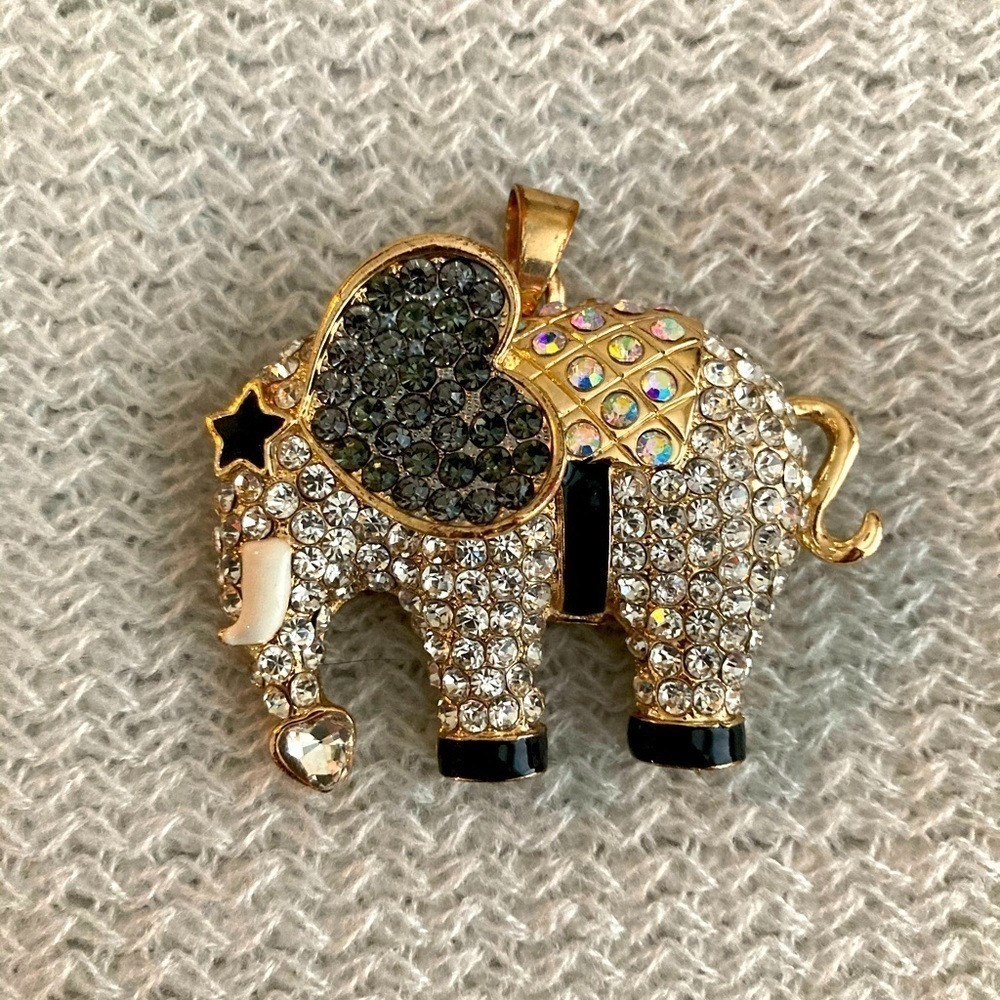 PENDANT Elephant Pendant Rhinestones Encrusted